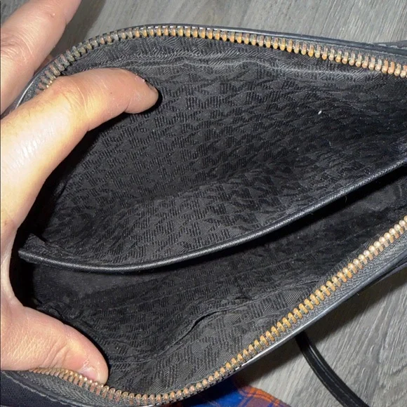 Michael Kors Jet Set Large Saffiano Leather Crossbody Bag - Picture 3 of 3